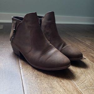 Faded Glory Zip Up Faux Suede Ankle Boots Size 8